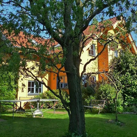 Das Holzhaus - *